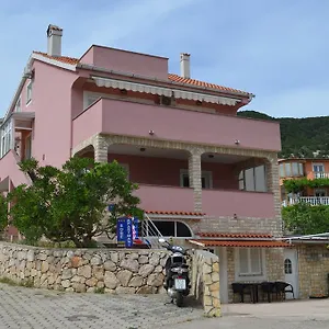 Gostinjska kuća Apartments & Rooms Nensi, Baska (Krk)